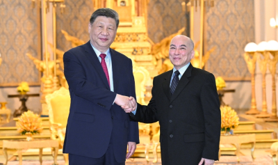 习近平会见柬埔寨国王西哈莫尼