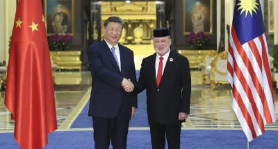 习近平会见马来西亚最高元首易卜拉欣