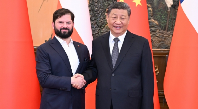 习近平会见智利总统博里奇