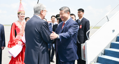 习近平抵达阿斯塔纳出席第二届中国－中亚峰会