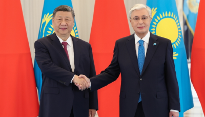 习近平同哈萨克斯坦总统托卡耶夫会谈