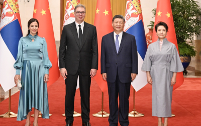 习近平同塞尔维亚总统武契奇会谈
