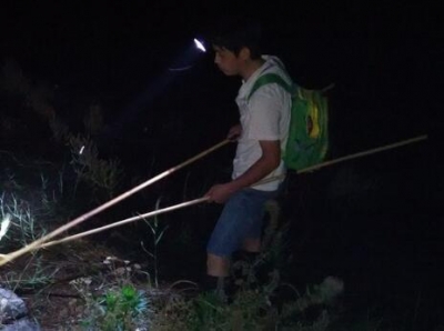 湖北一男子晚上电鱼106公斤，被执法员当场抓获拘留！