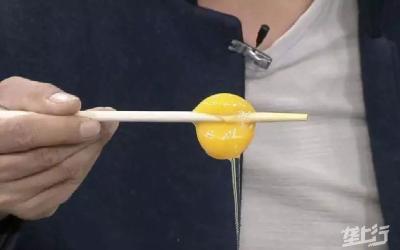 桃花山鸡蛋品质不一般！蛋黄能用筷子夹起来，还可以立牙签？ 