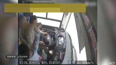 悲剧别再重演！今年起，湖北省公交车一律安装驾驶室“安全门”