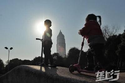 武汉明天起迎大风降温 未来三天高温连降6℃
