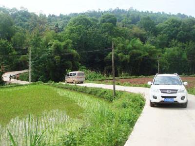 荆州区基本实现农村公路组组通 驶入富民“快车道”