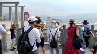 三峡大坝景区今年已接待游客156 万人 比去年同期增长17 万人