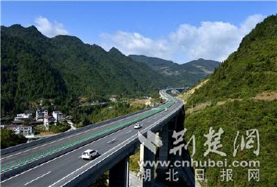 晒工程进度 加工作力度 湖北省提速高速公路“三年攻坚”