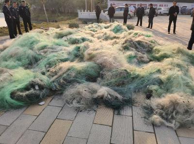 荆州市保护长湖生态，集中销毁非法捕捞渔具
