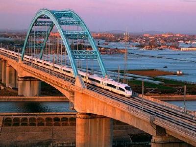 十堰-北京“南水北调号”高铁首发 全程只需6小时29分