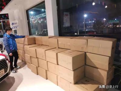 22万个医用口罩、4000套防护服安全运抵潜江