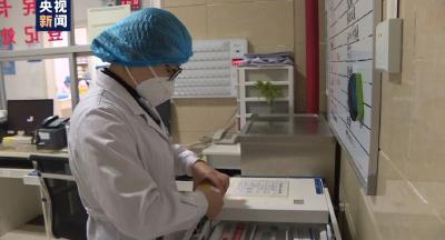 她是杜富国的妹妹，“这个战场，应该让我来！”