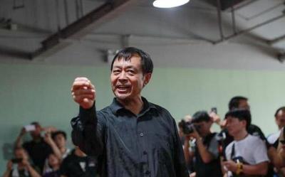 太极大师4秒被搏击教练击晕 专业人士：条件不对等 这不叫比赛