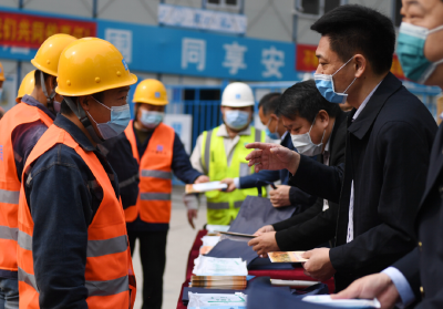 《保障农民工工资支付条例》今日起施行，标志一个新阶段开启！