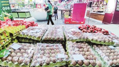 鸡蛋价格连降三月还在跌 每公斤跌破6元