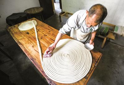 罗田县凤山镇：手工油面成“网红” 