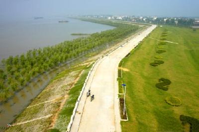 湖北369处重点水毁设施修复完工 27处江河堤防明口全部复堤