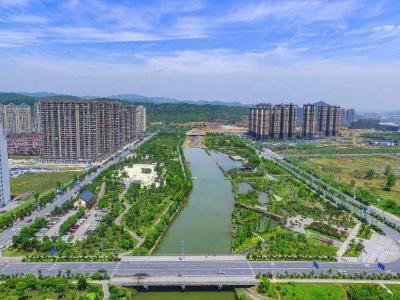 矿冶小镇金湖“褪灰披绿” 尾砂库成了市民公园