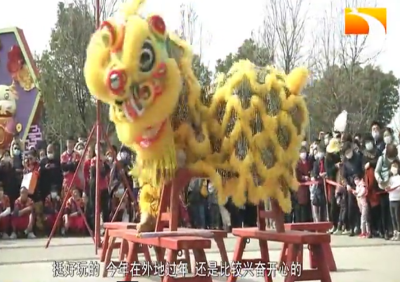 登楼赏景 游园观灯 留汉过年同样欢乐