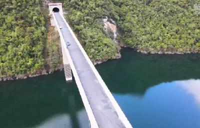 湖北鹤峰：溇水河上的“致富桥”