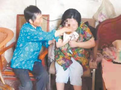 嘉鱼古稀老太守护残疾养女45年 入选“湖北好人”榜