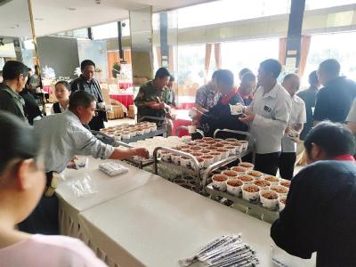 武汉5·14龙卷风灾后安置点探访：住进了酒店，报平安！