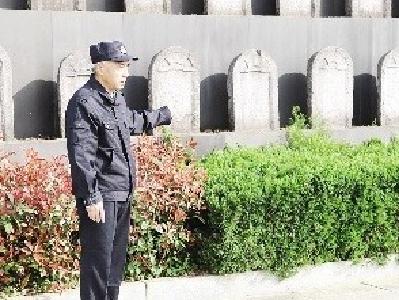 赤壁退休民警16年“长征” 为142名志愿军烈士寻亲
