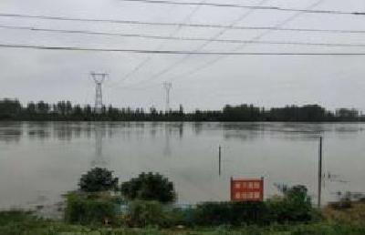 汉江汉川站水位超警戒 马口镇金河村村民安全转移
