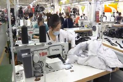 “潜江裁缝” “裁”出百亿大产业