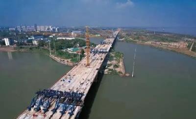 鄂州樊口大桥贯通 全长1.5公里预计年底通车