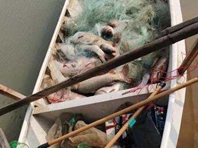 荆州三人在长湖非法捕鱼上千斤被抓