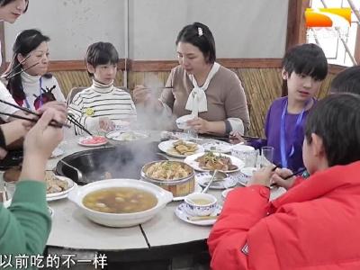 百人大V团品“百鸡宴” 鲜嫩爽滑味道一绝