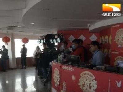奥运冠军助农带货 上百款荆楚好物火爆开抢！