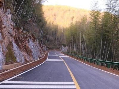 赤壁大竹山：道路畅通助推乡村产业兴旺