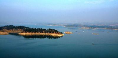 湖北丹江口探索陆上养殖新模式 推动养鱼上岸来