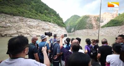 赏巴东民宿风情 神农溪景区迎来260名跨省游客