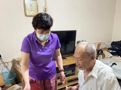武汉一街道开启“夏日助老暖心餐”志愿服务