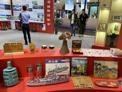 楚盒·妆奁、编钟乐舞榫卯玩偶......200余件湖北文创惊艳博博会