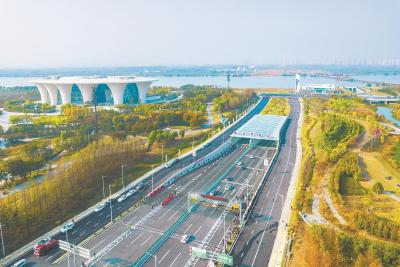 襄阳“千里汉江第一隧”建成通车