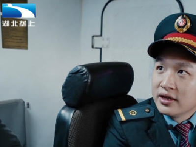 科普知识传递正能量 火车司机成“网红”