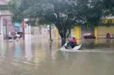 暴雨洪涝袭击巴东、建始10个乡镇 7000余人受灾