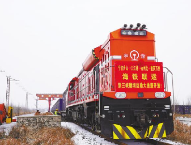 江海直达 海铁联运 首趟大豆专列从鄂州驶往重庆