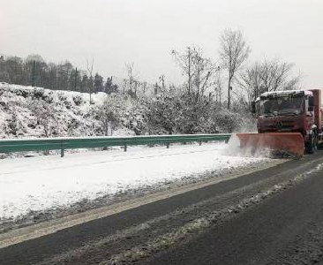 万余人上路抢险 湖北高速公路大部分解除管制