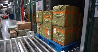 潜江小龙虾当日抵达沈阳 小龙虾航空货运专线首飞成功