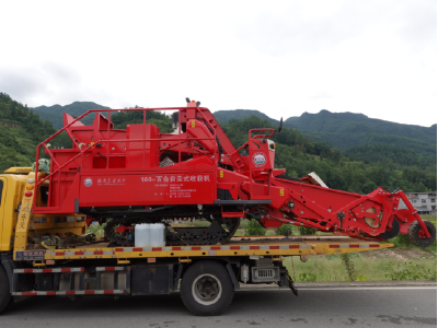 惊艳！农机“新秀”百合智能采收机！