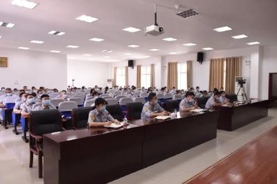在参加湖北代表团审议时，习总书记1次提到“二汽”、4次提到“十堰”