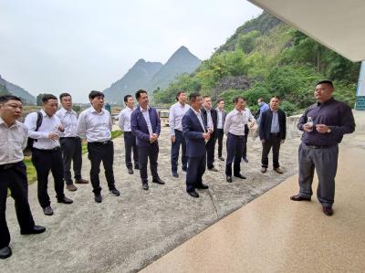 东风日产党委中心组到广西马山县实地研讨2021年扶贫工作