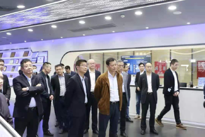 竺延风调研东风日产、联友科技  乔阳一同调研