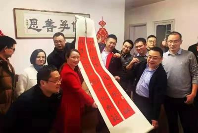 就地过年，他们在天南地北吃了一顿“云年饭”
